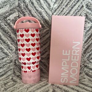 simple modern Valentines 2024 Hearts on White 24oz kids pivot trek